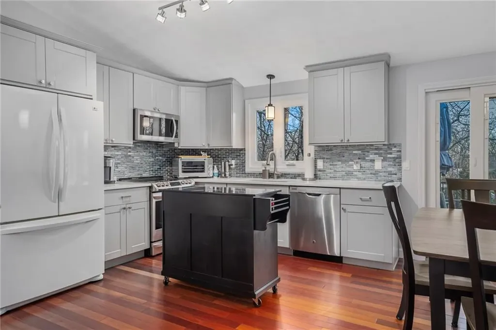 1 Roblyn Drive Johnston RI 02919