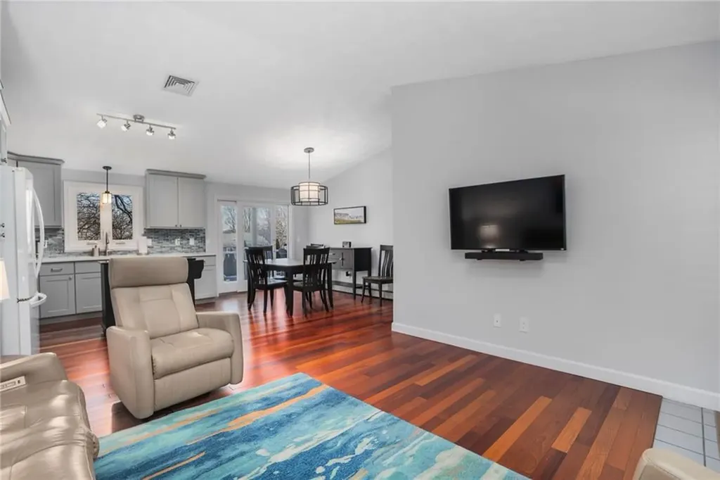 1 Roblyn Drive Johnston RI 02919