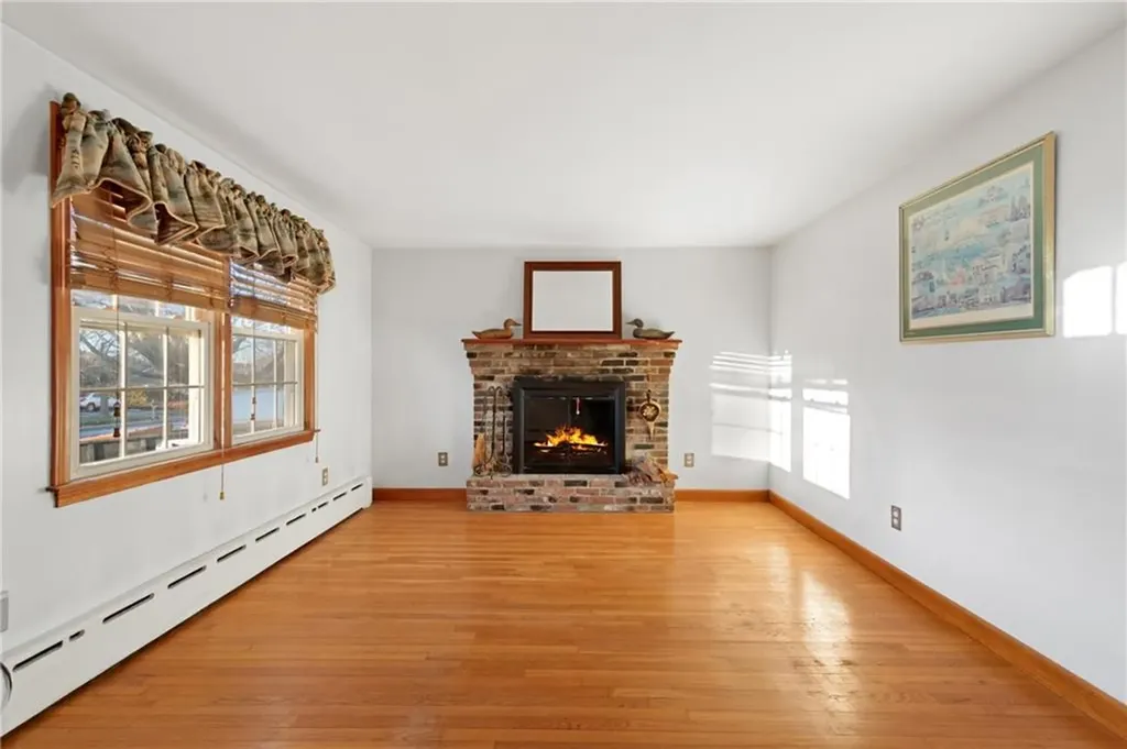 233 Turnpike Avenue Portsmouth RI 02871