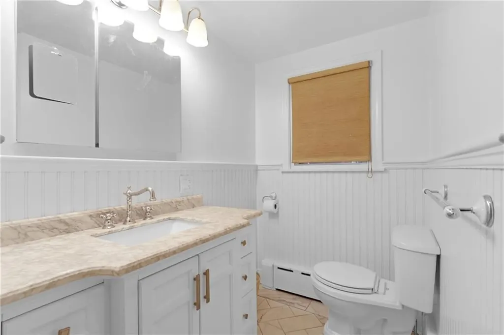 233 Turnpike Avenue Portsmouth RI 02871