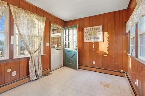 233 Turnpike Avenue Portsmouth RI 02871