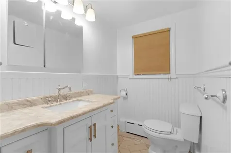 233 Turnpike Avenue Portsmouth RI 02871