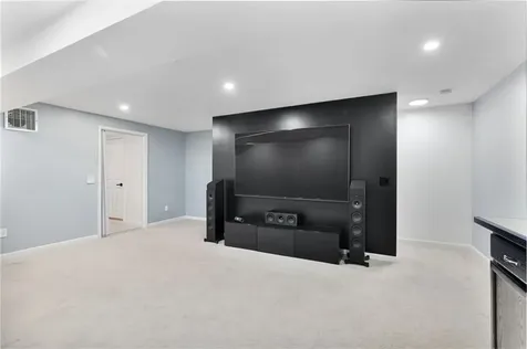 143 Morse Avenue Warwick RI 02886