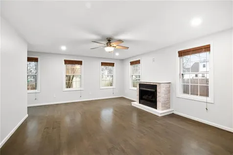 143 Morse Avenue Warwick RI 02886