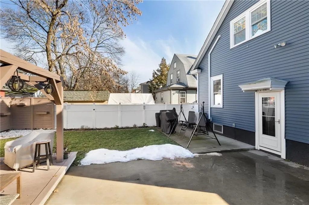 73 Moorland Avenue Cranston RI 02905