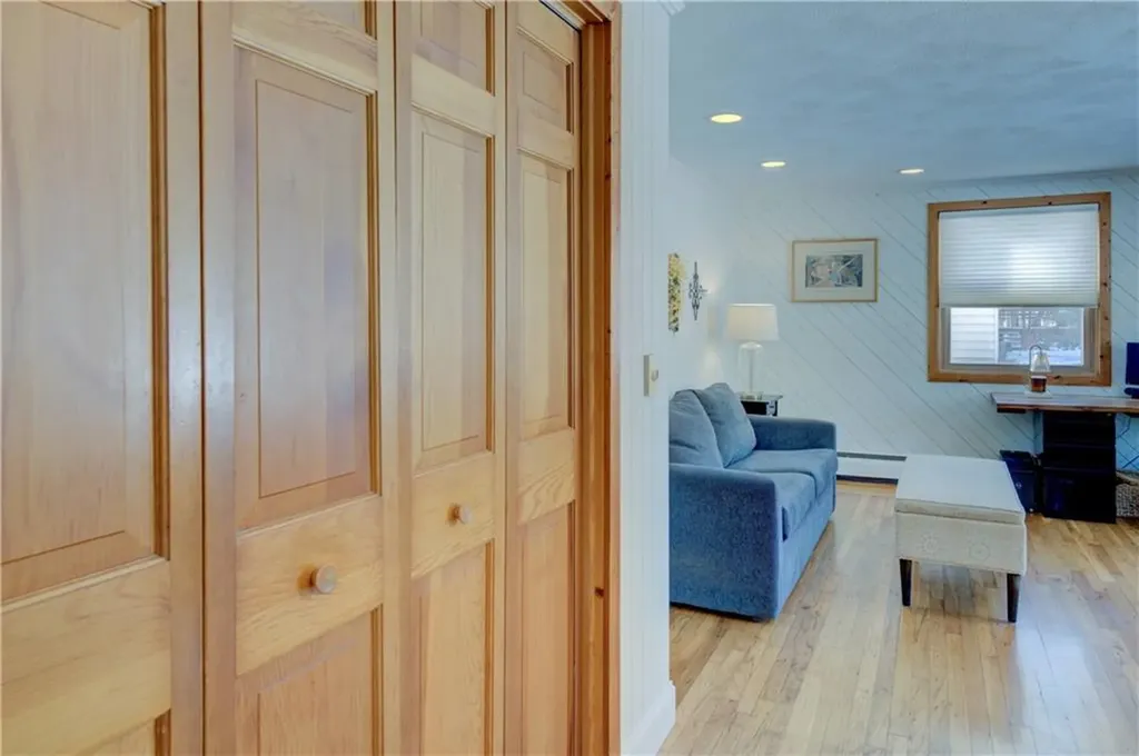 219 Brian Drive Warwick RI 02886