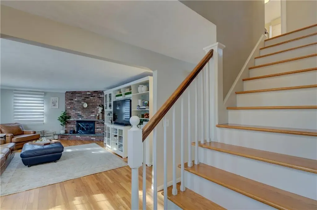 219 Brian Drive Warwick RI 02886