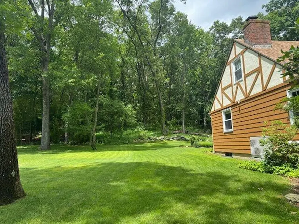 219 Brian Drive Warwick RI 02886