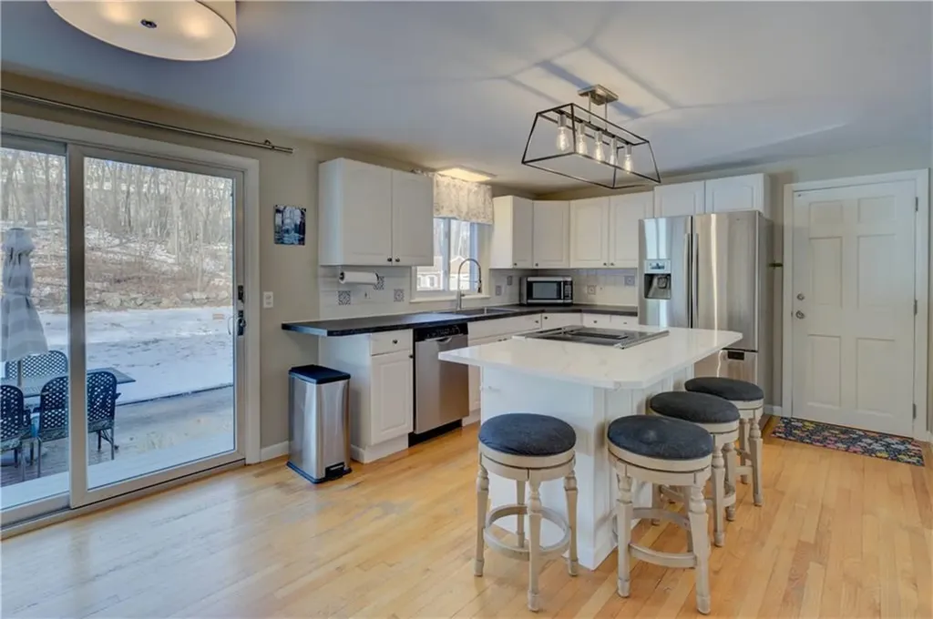 219 Brian Drive Warwick RI 02886