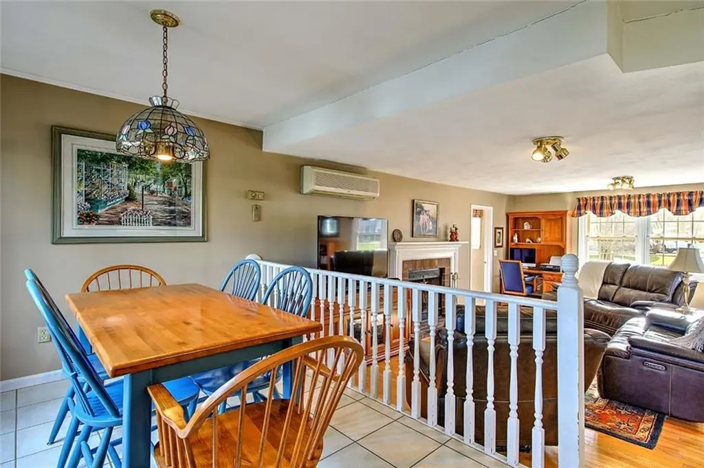 17 Briarwood Drive Barrington RI 02806