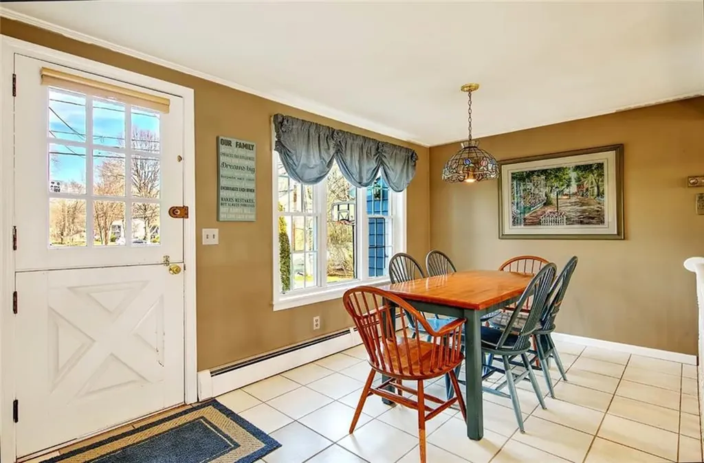 17 Briarwood Drive Barrington RI 02806