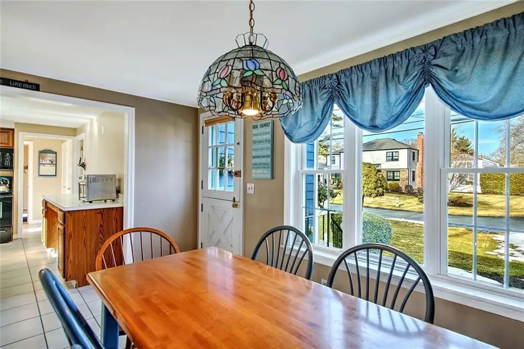 17 Briarwood Drive Barrington RI 02806