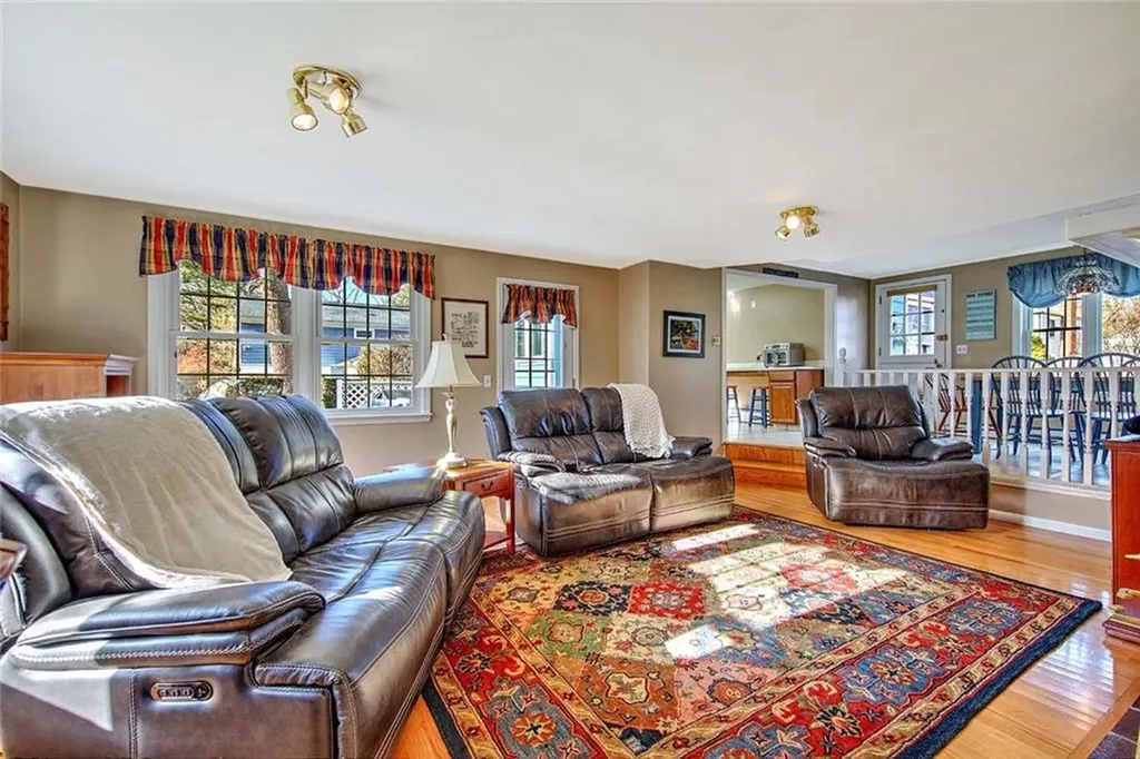 17 Briarwood Drive Barrington RI 02806