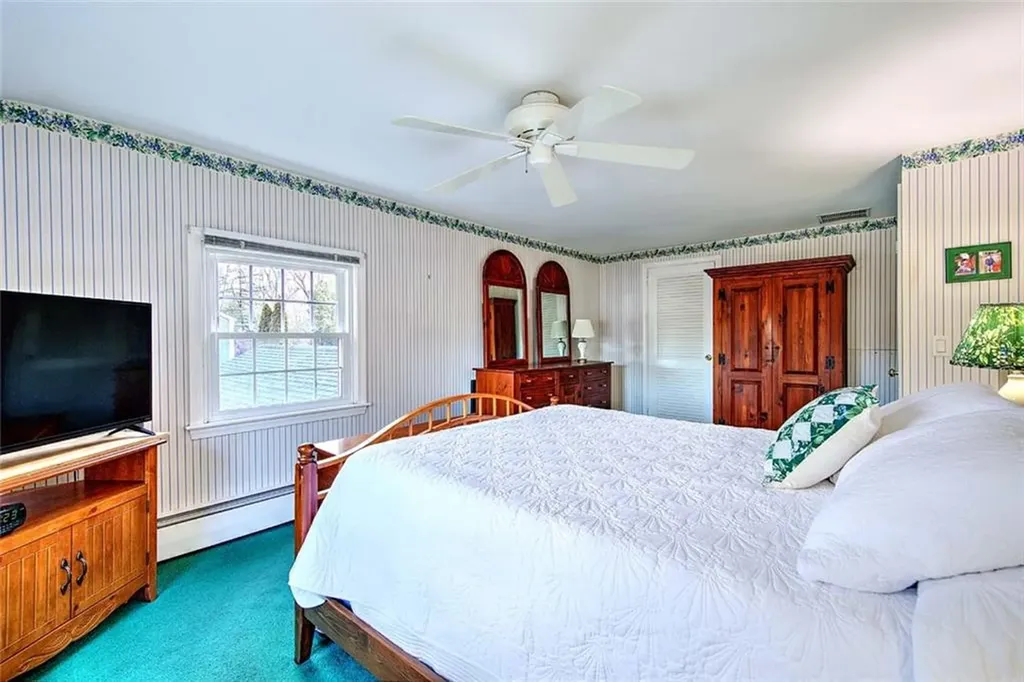 17 Briarwood Drive Barrington RI 02806