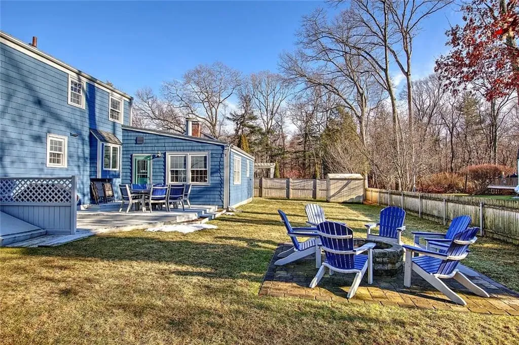 17 Briarwood Drive Barrington RI 02806