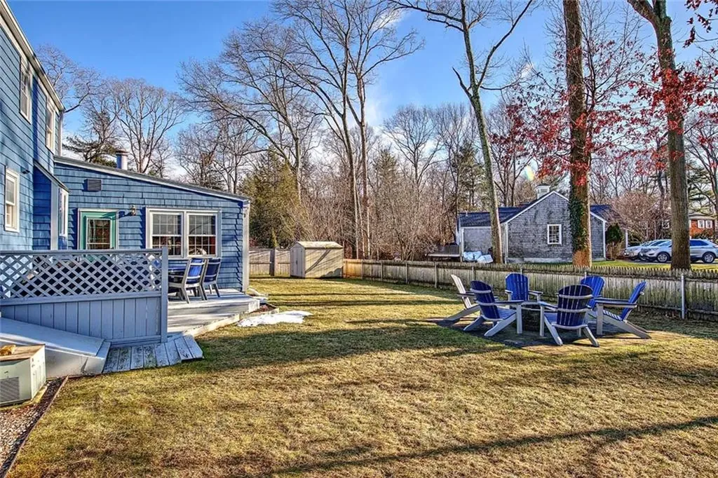 17 Briarwood Drive Barrington RI 02806