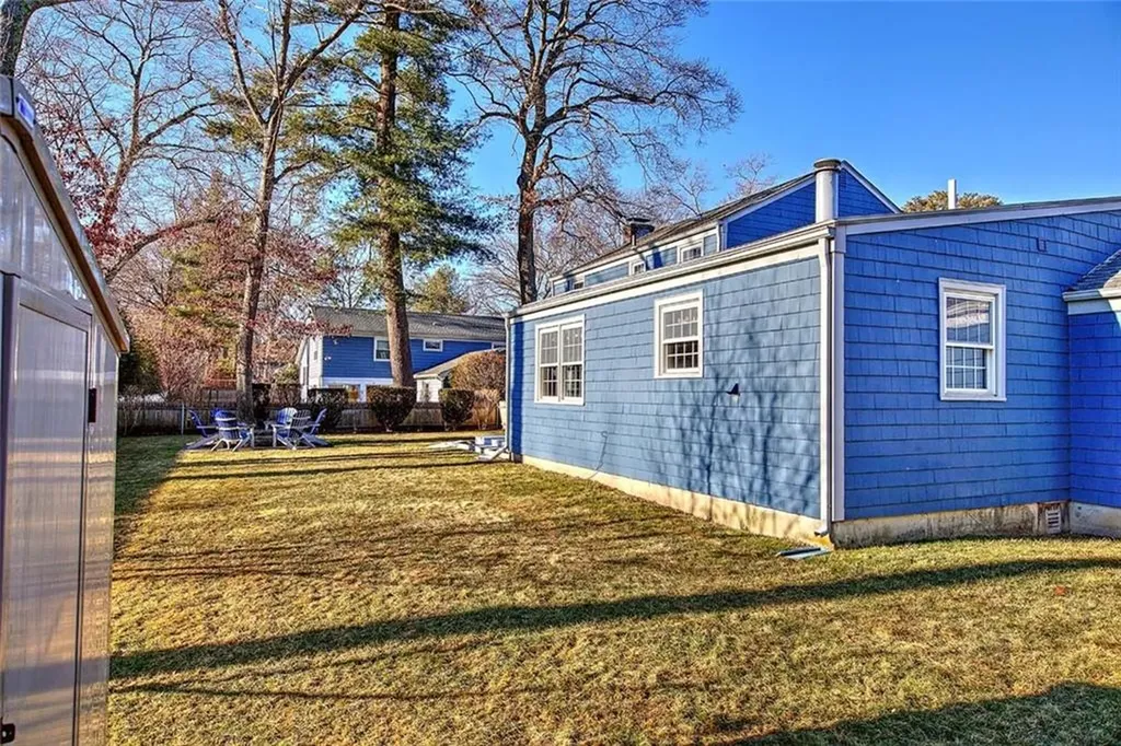 17 Briarwood Drive Barrington RI 02806