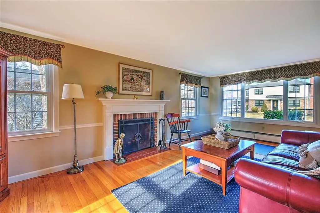 17 Briarwood Drive Barrington RI 02806