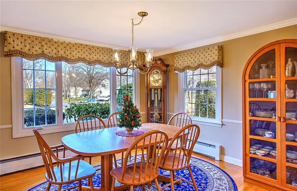 17 Briarwood Drive Barrington RI 02806