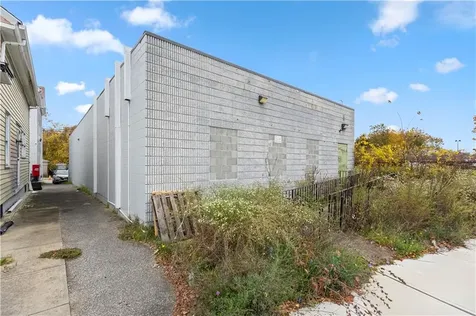 39 De Soto Street Providence RI 02909