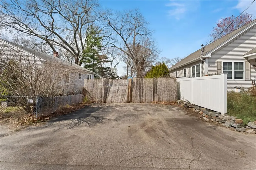 75 Northup Street Warwick RI 02889