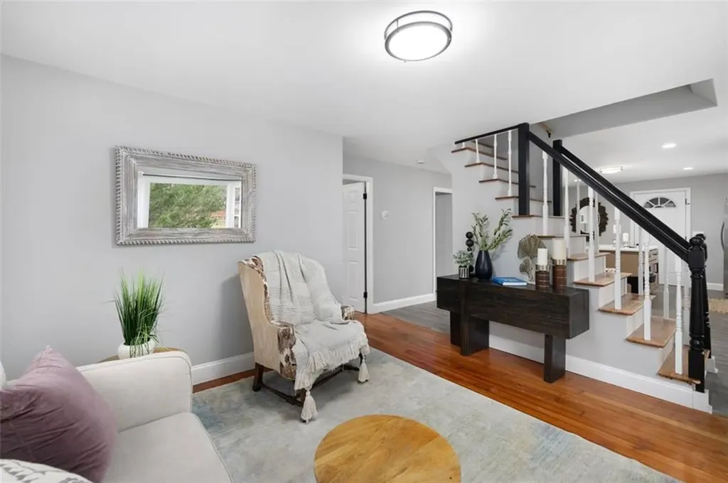 374 Crandall Road Tiverton RI 02878