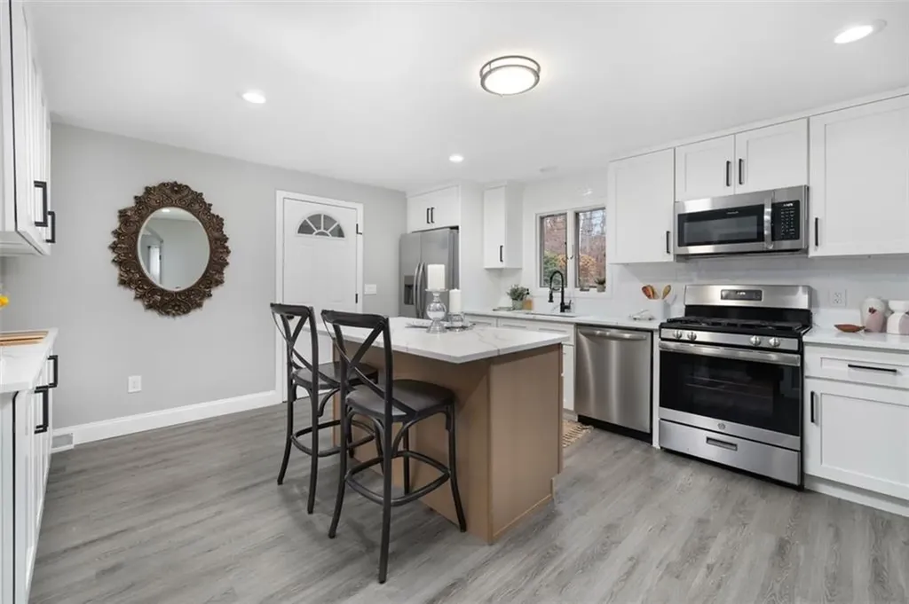 374 Crandall Road Tiverton RI 02878