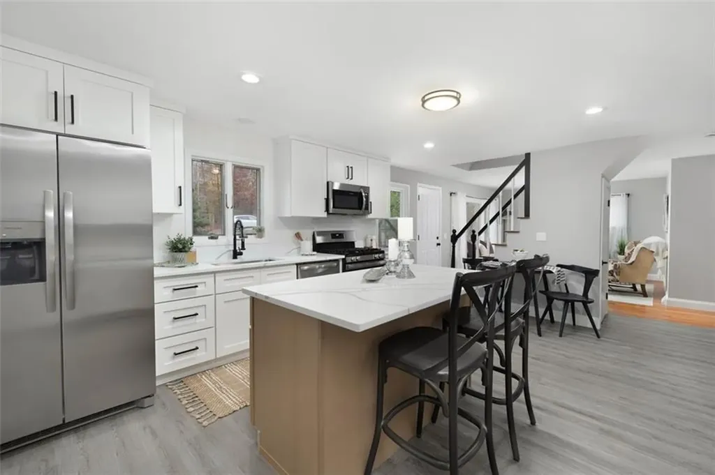 374 Crandall Road Tiverton RI 02878