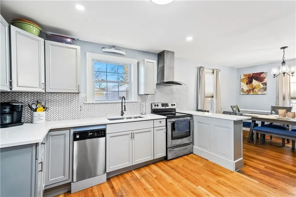 175 Canton Street Providence RI 02908