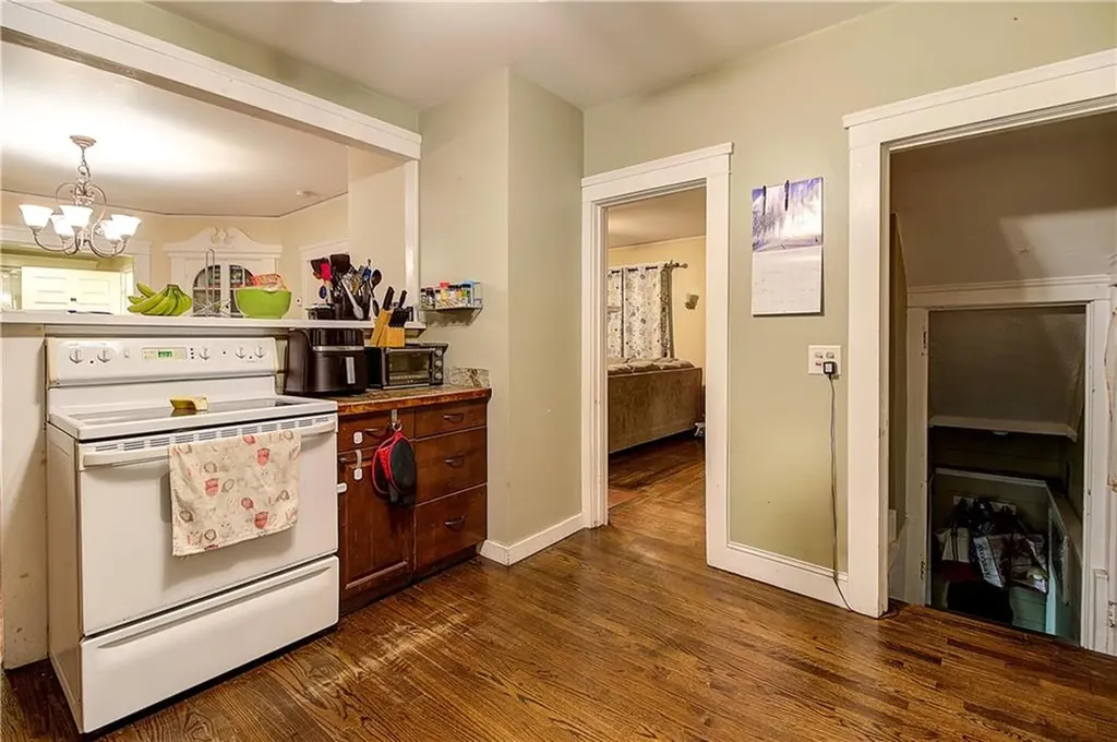 50 Welfare Avenue Cranston RI 02910