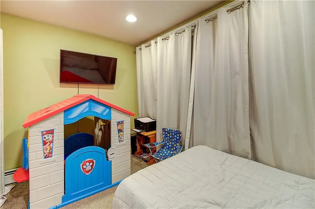 50 Welfare Avenue Cranston RI 02910