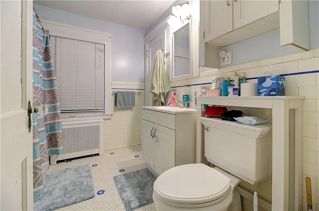 50 Welfare Avenue Cranston RI 02910