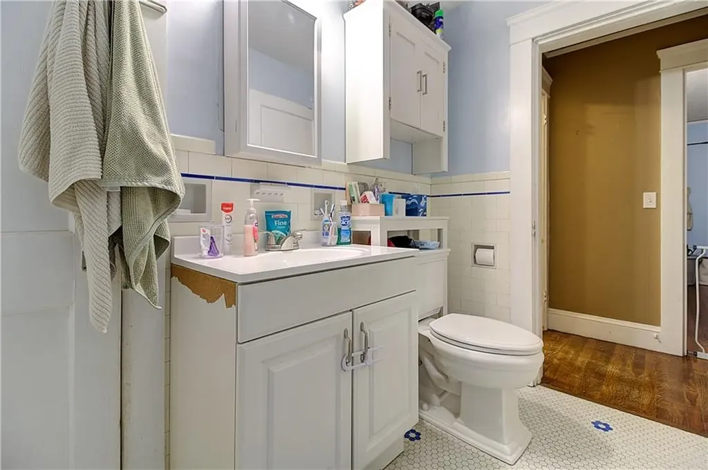 50 Welfare Avenue Cranston RI 02910