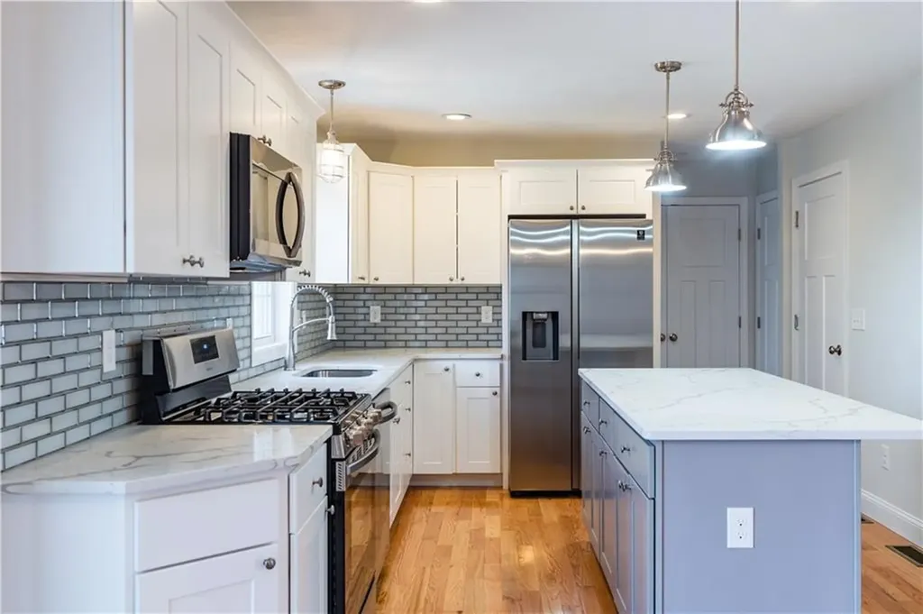100 Brentwood Avenue Warwick RI 02886
