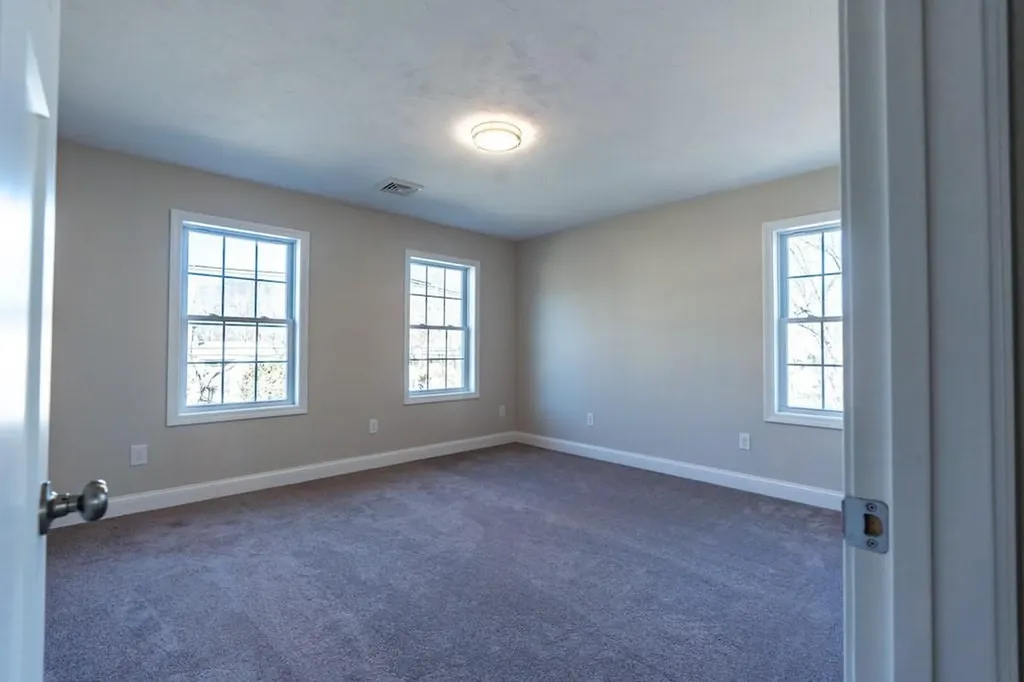 100 Brentwood Avenue Warwick RI 02886