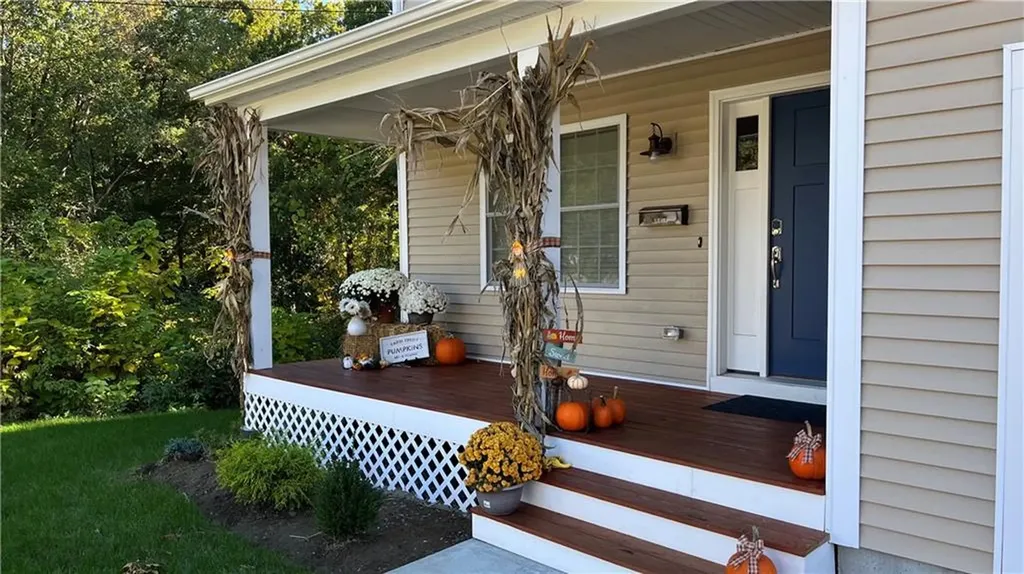 100 Brentwood Avenue Warwick RI 02886