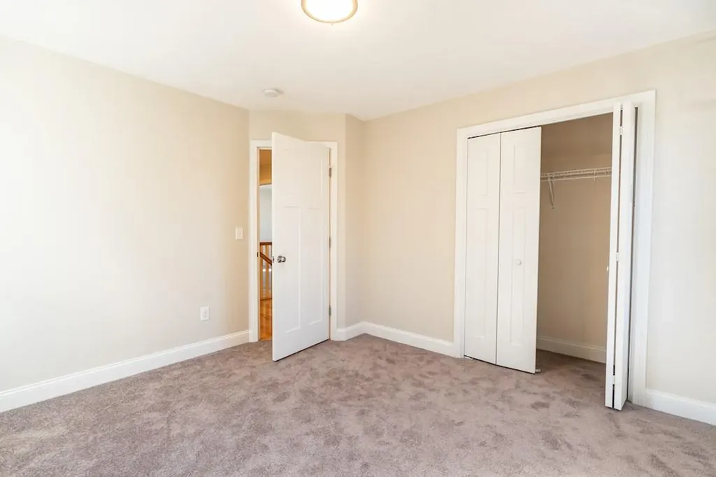 100 Brentwood Avenue Warwick RI 02886