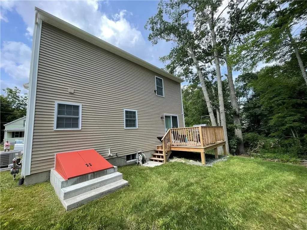 100 Brentwood Avenue Warwick RI 02886