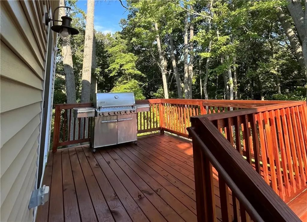 100 Brentwood Avenue Warwick RI 02886