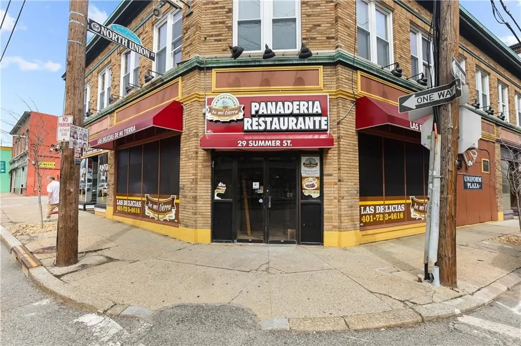 33 Summer Street Pawtucket RI 02860