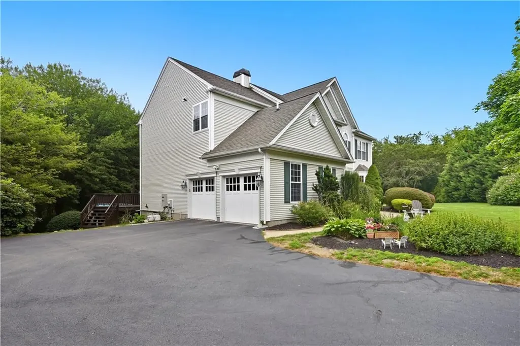 40 Wild Rose Court South Kingstown RI 02879