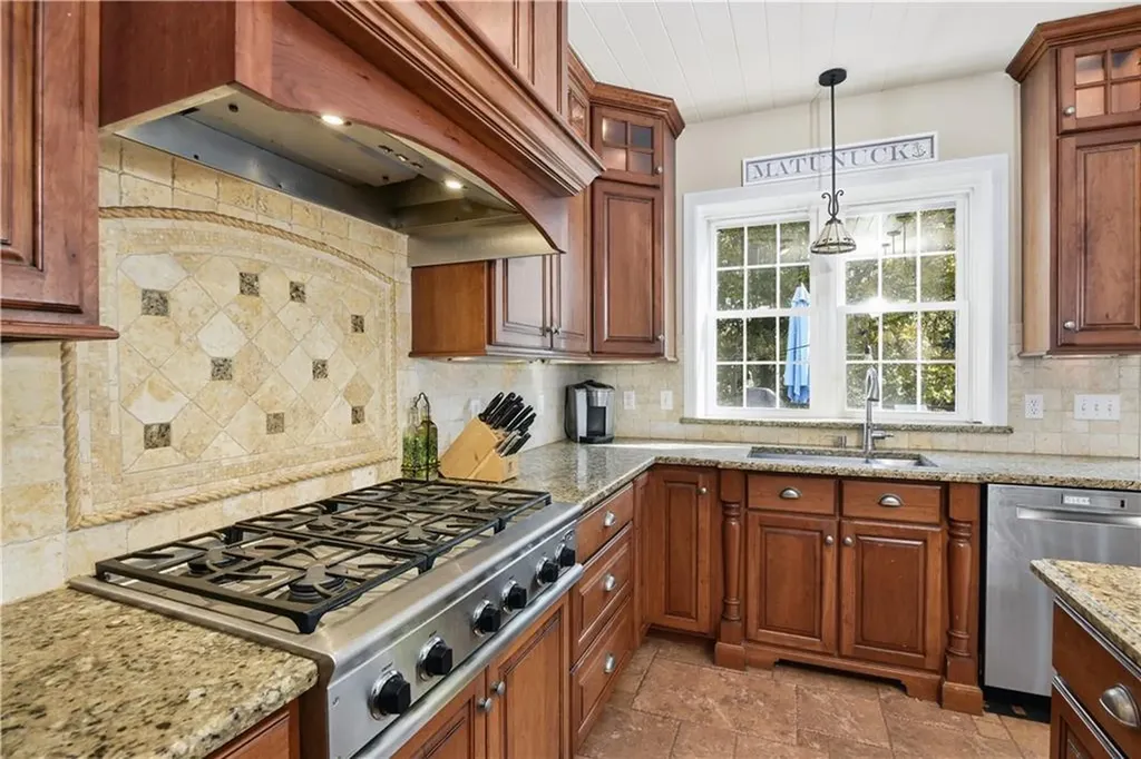 40 Wild Rose Court South Kingstown RI 02879