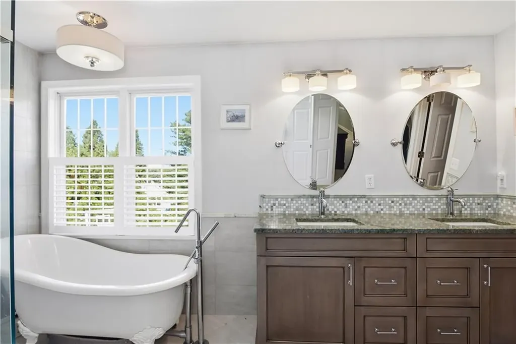 40 Wild Rose Court South Kingstown RI 02879