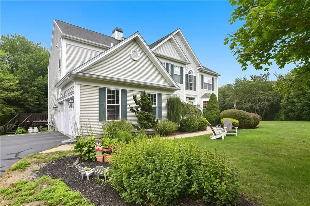 40 Wild Rose Court South Kingstown RI 02879