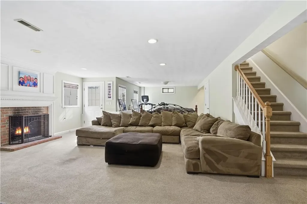 40 Wild Rose Court South Kingstown RI 02879