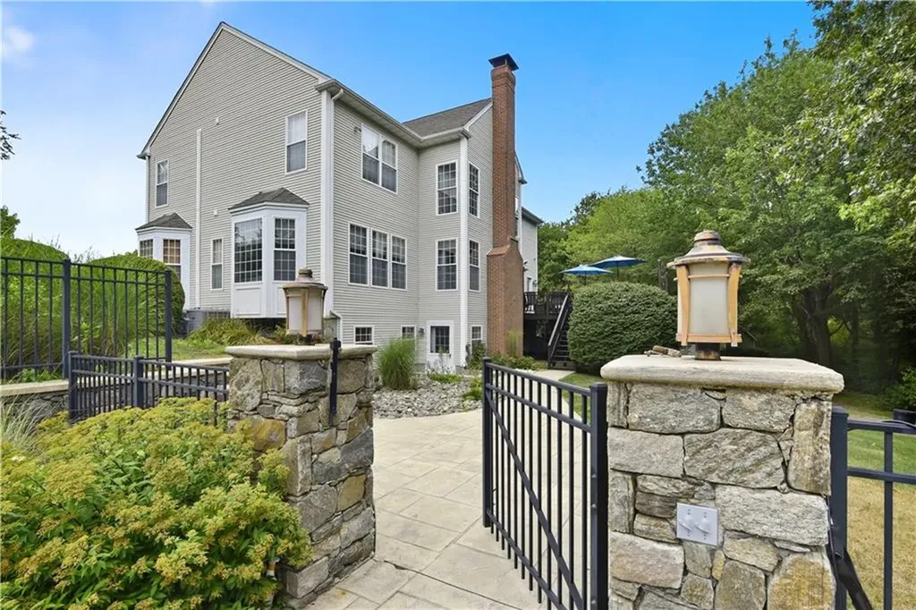 40 Wild Rose Court South Kingstown RI 02879