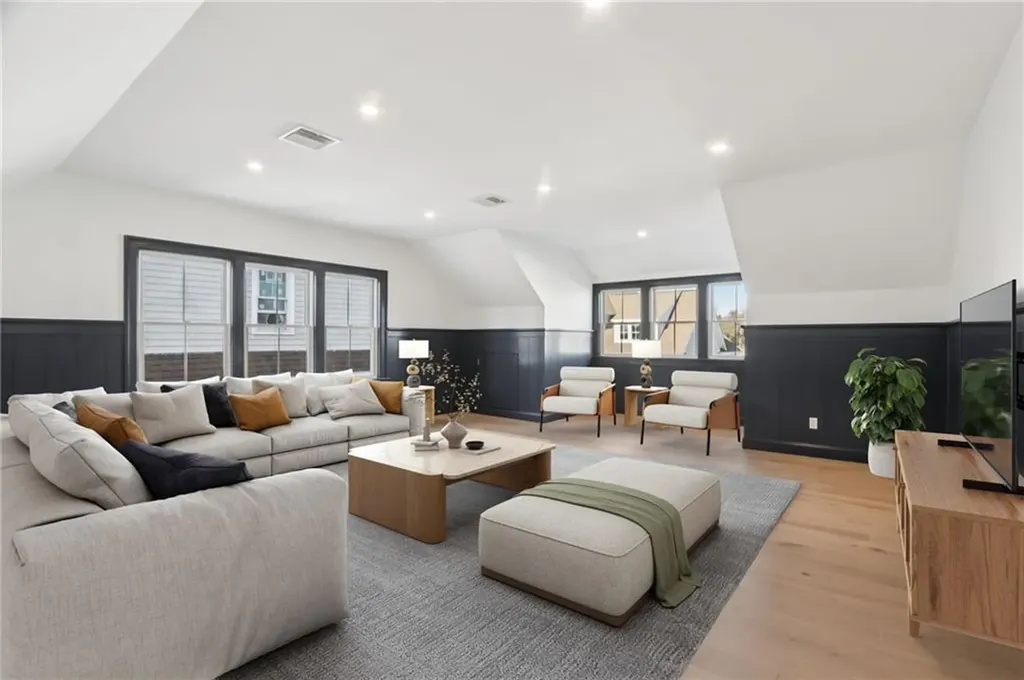 8 Lookout Lane Portsmouth RI 02871