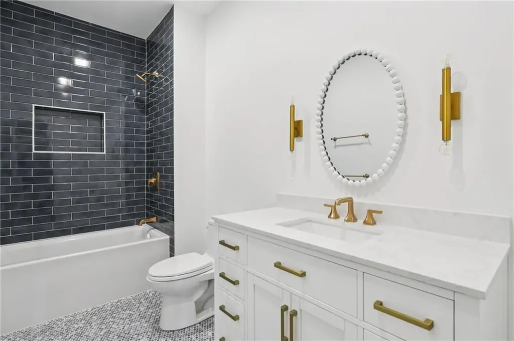 8 Lookout Lane Portsmouth RI 02871