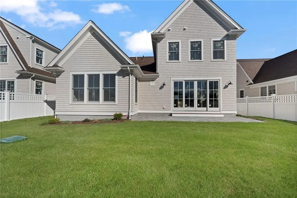 8 Lookout Lane Portsmouth RI 02871