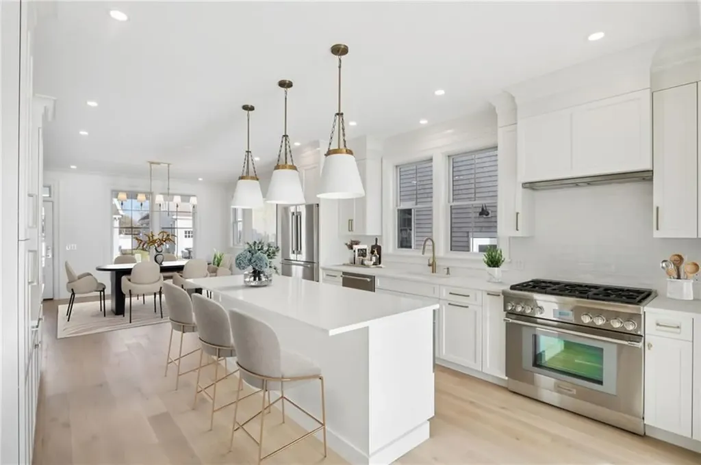 8 Lookout Lane Portsmouth RI 02871